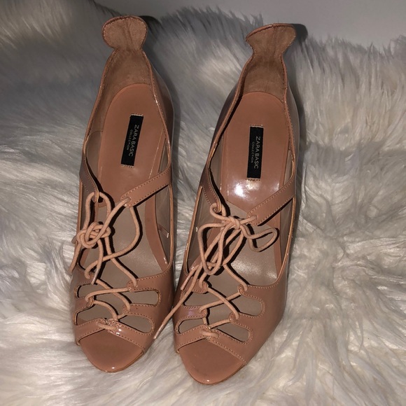 Zara Shoes - SOLD! Zara lace up pumps